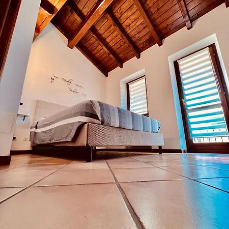 Vittoria Holiday House สเตรซา ภายนอก รูปภาพ