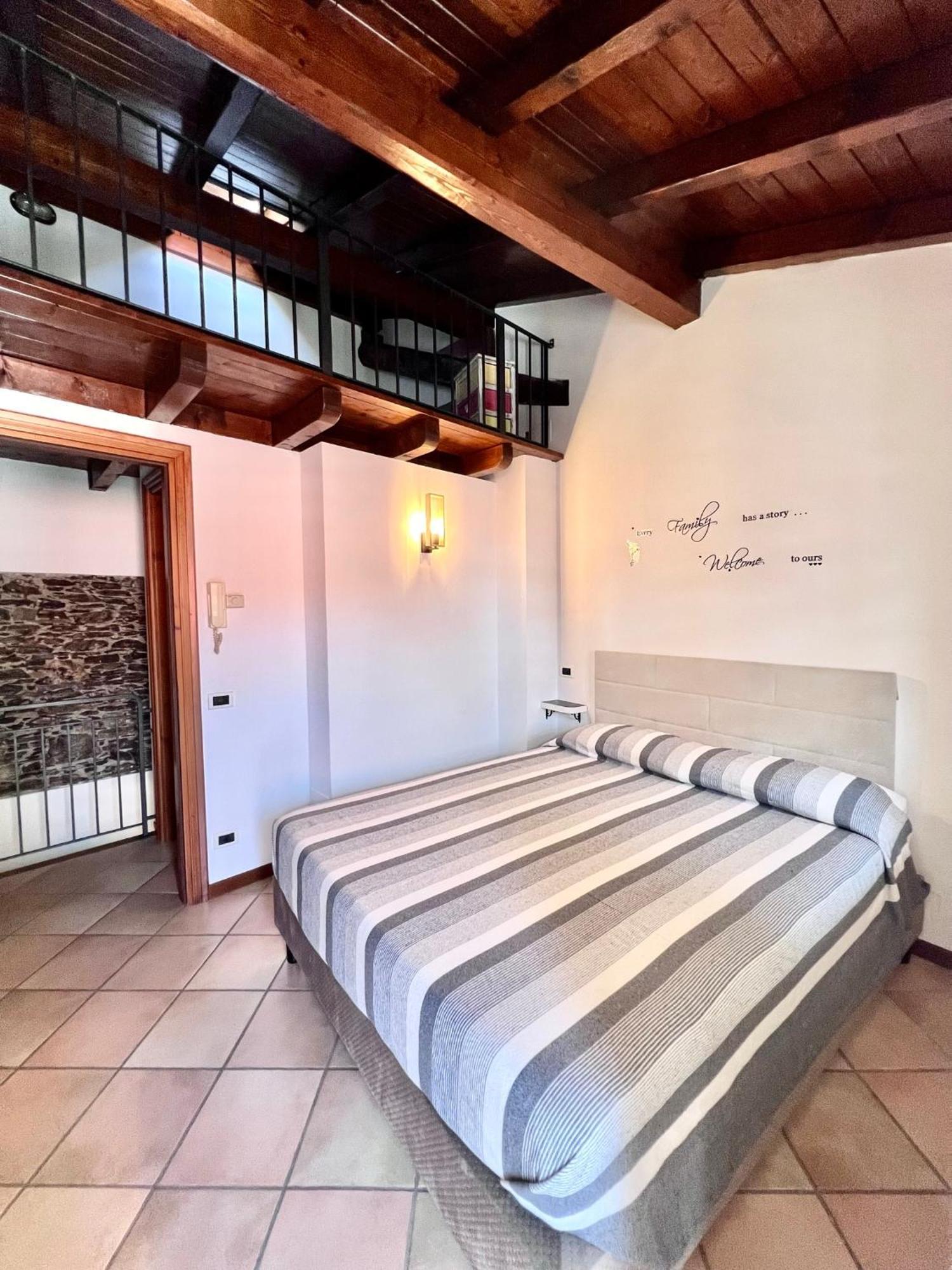 Vittoria Holiday House สเตรซา ภายนอก รูปภาพ